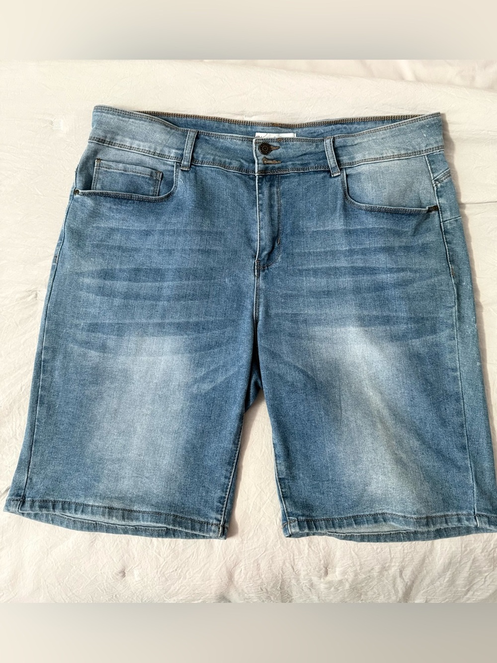 Honey & Bristle Premium Denim Bermuda Shorts Light Wash